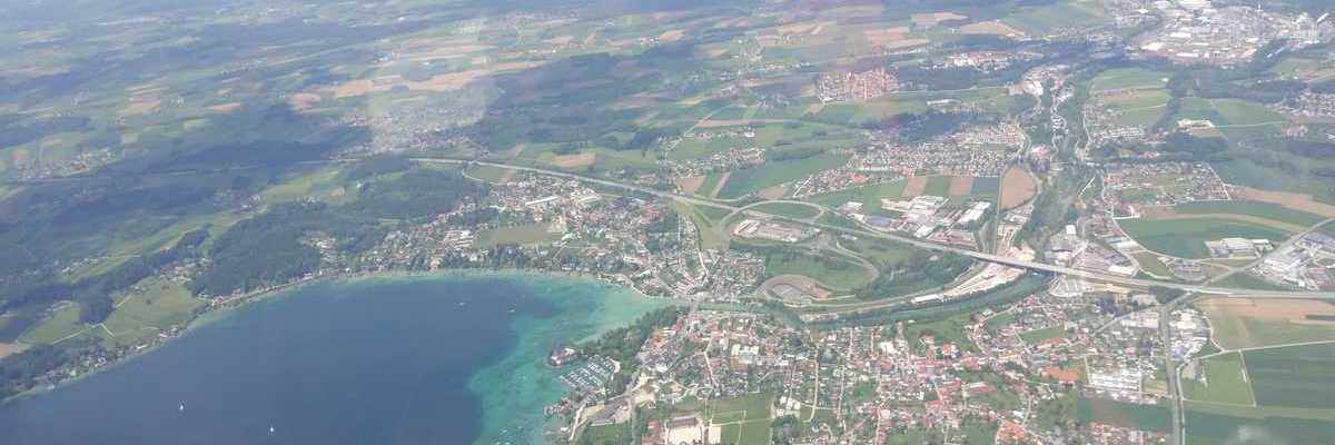 Flugwegposition um 11:16:37: Aufgenommen in der Nähe von Gemeinde Schörfling am Attersee, 4861 Schörfling am Attersee, Österreich in 1713 Meter
